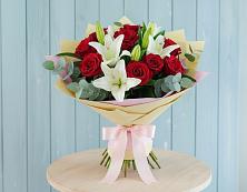 Букет цветов из:  Лилии и Розы в Ивойлово