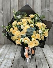 Букет цветов из:  Розы и Лизиантусы в Ивойлово