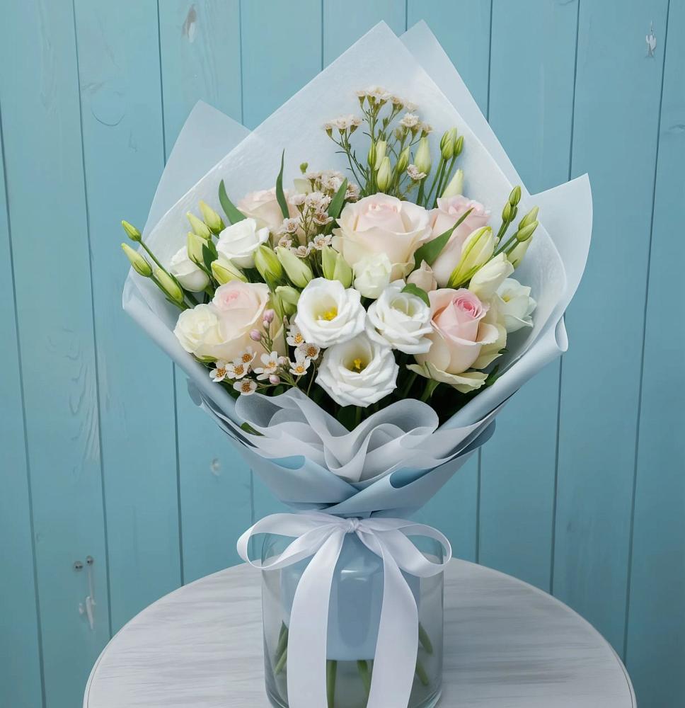 Букет цветов из: Розы и Лизиантусы в Ивойлово