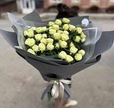 Букет Белые кустовые розы Солинеро в Ивойлово