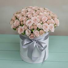 Цветочная композиция из Розы в шляпной коробке в Ивойлово