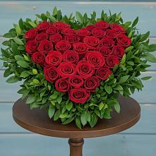 Цветочная композиция из Розы в виде сердца в Ивойлово