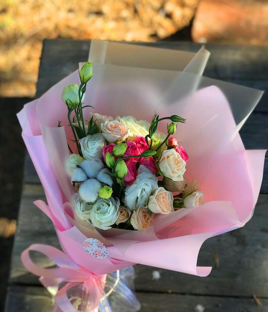 Букет цветов из: Розы и Лизиантусы в Ивойлово