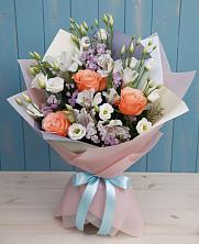 Букет цветов из:  Лизиантусы, Розы, Альстромерии и Гипсофила в Ивойлово