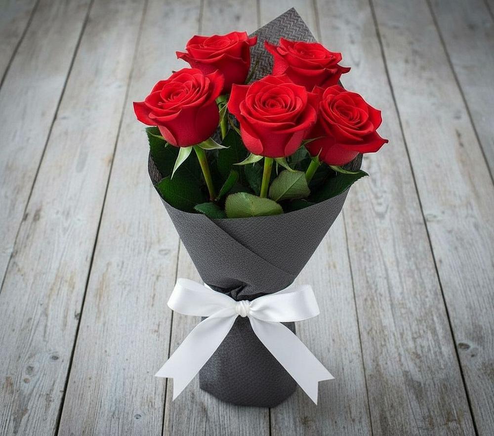 Букет 5 Красных роз Эдлесс Лав в Ивойлово