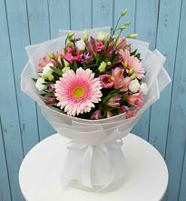 Букет цветов из:  Герберы, Альстромерии и Лизиантусы #REPLACE_PRED# Ивойлово