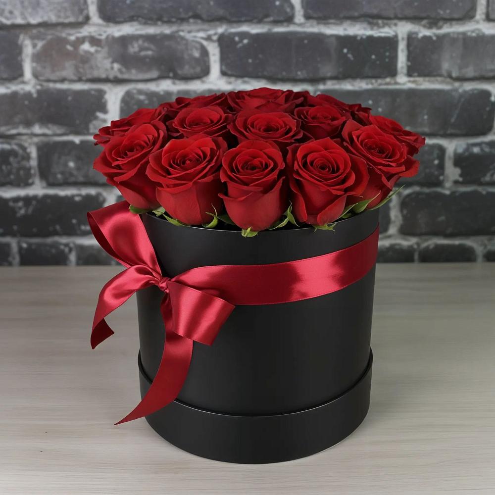 Цветочная композиция из Розы в шляпной коробке в Ивойлово