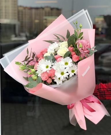 Букет цветов из: Розы, Лизиантусы и Хризантемы в Ивойлово