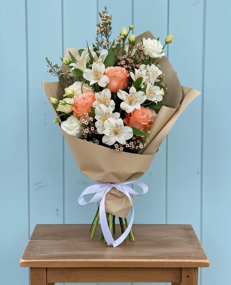 Букет цветов из: Альстромерии, Лизиантусы, Розы и Хризантемы в Ивойлово